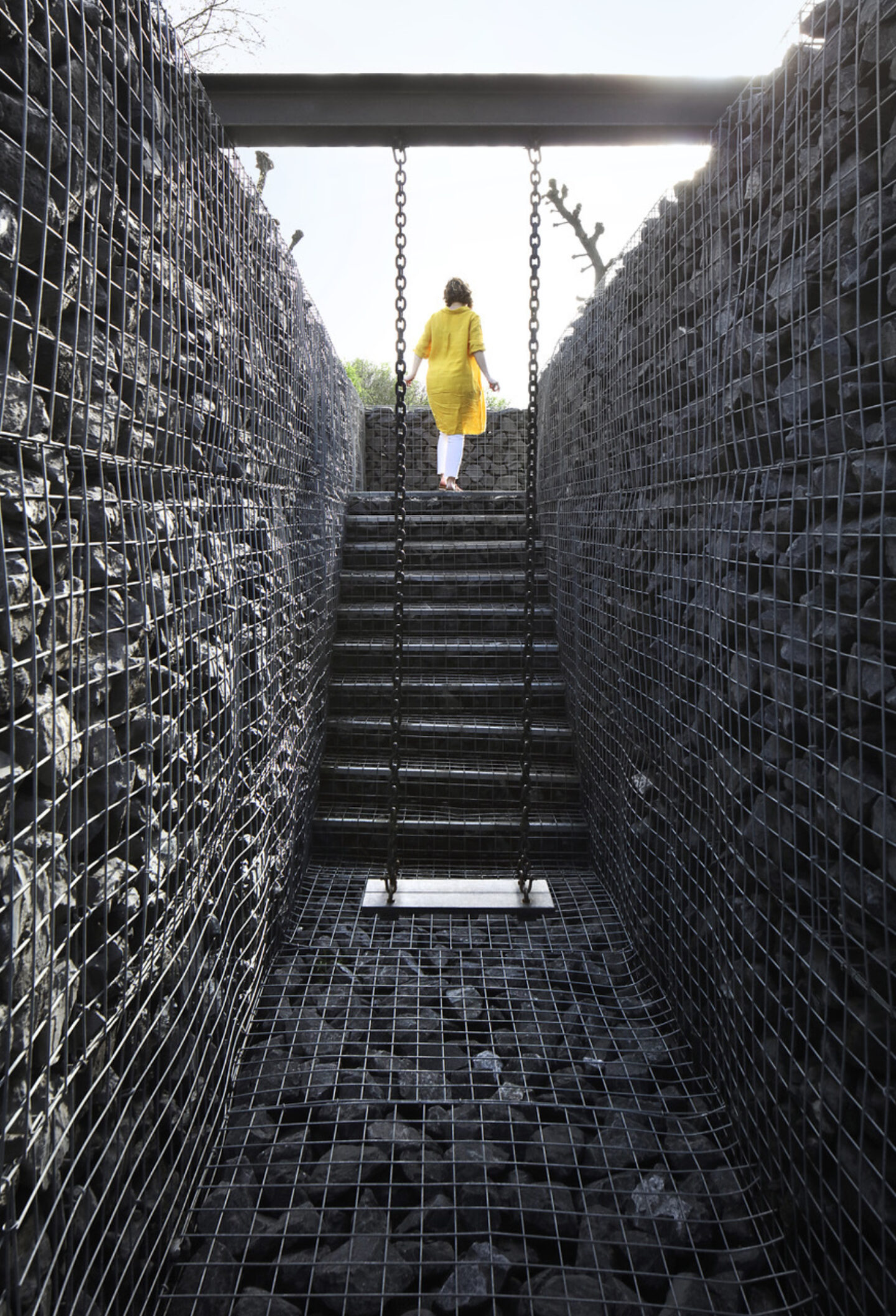 Mona Hatoum Filip Dujardin staand